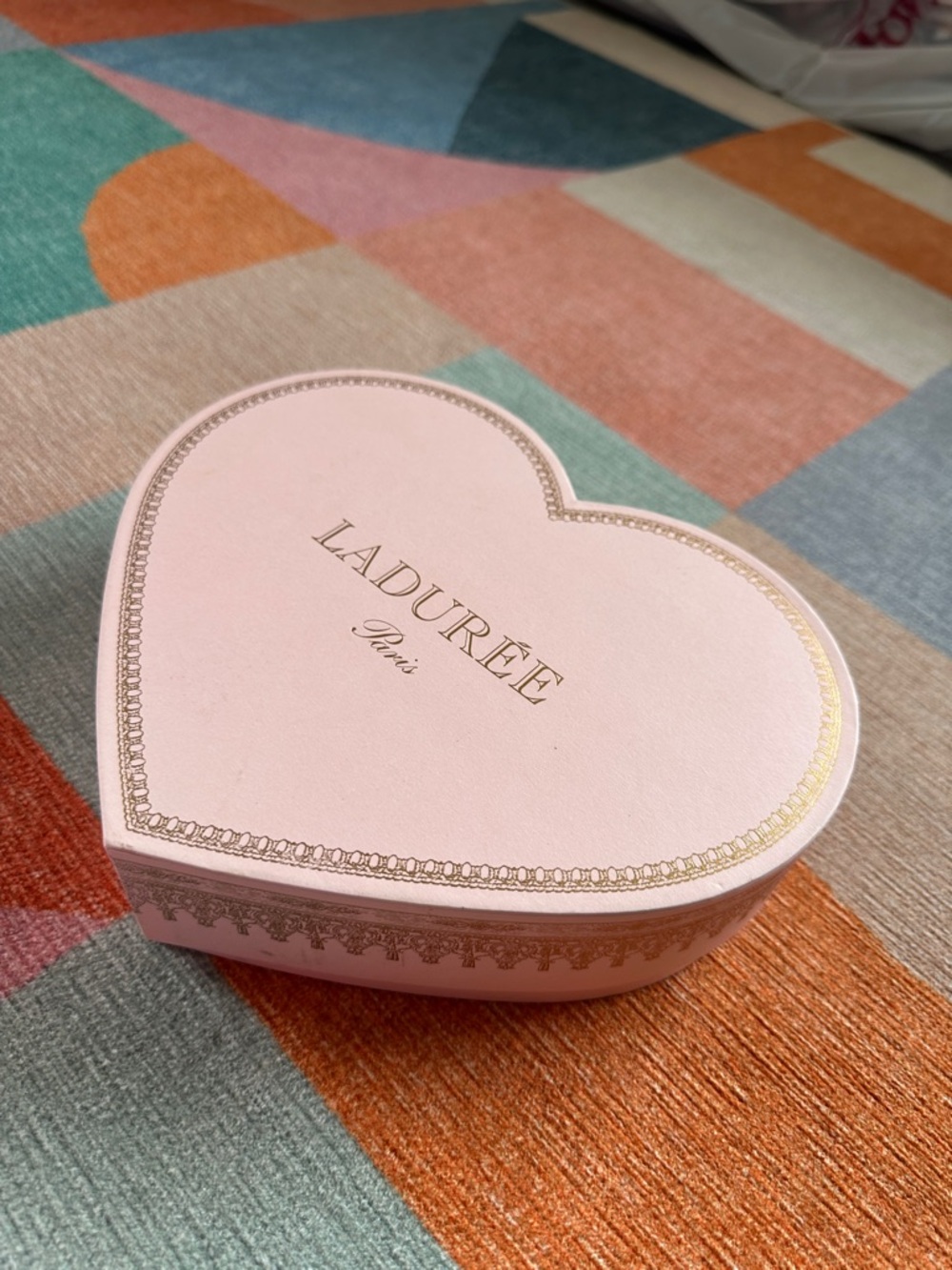 Ladurée RARE Heart Box in Pale Pink - Picture 2 of 6